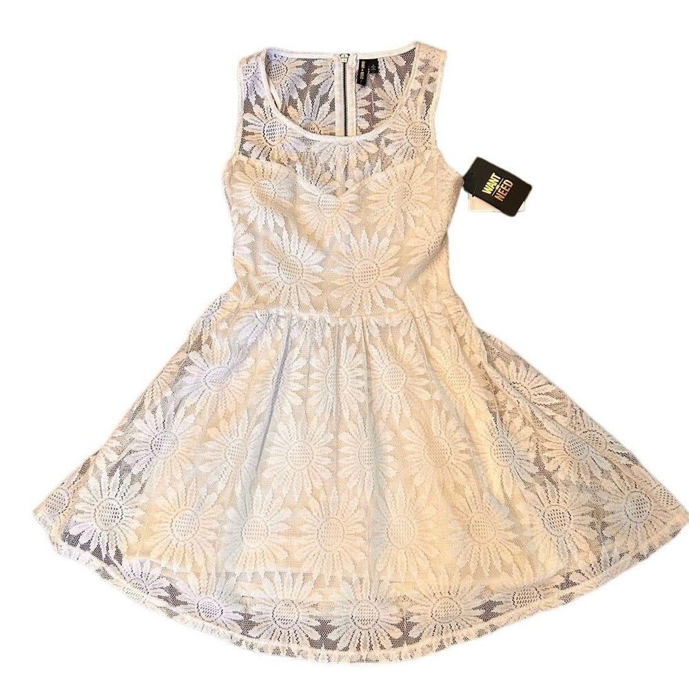 New WANT AND NEED Sz M Ivory Lace Daisies Graduation Easter Soft Girly Coquette - Picture 5 of 7